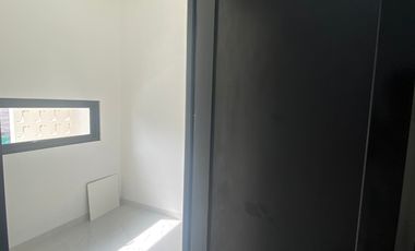 Rumah baru 2 lantai di tengah kota jakarta utara