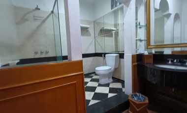 Disewakan Hotel dan Cafe Bintang 3 di Dago