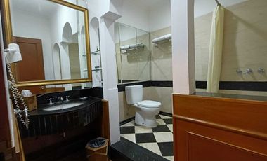 Disewakan Hotel dan Cafe Bintang 3 di Dago