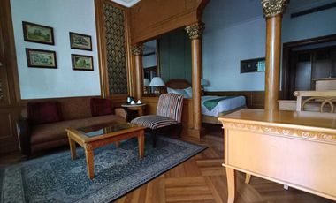 Disewakan Hotel dan Cafe Bintang 3 di Dago