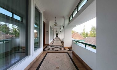 Disewakan Hotel dan Cafe Bintang 3 di Dago