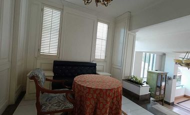 Disewakan Hotel dan Cafe Bintang 3 di Dago