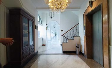 Disewakan Hotel dan Cafe Bintang 3 di Dago