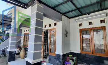Rumah cantik minimalis dekat jalan raya Teras Boyolali