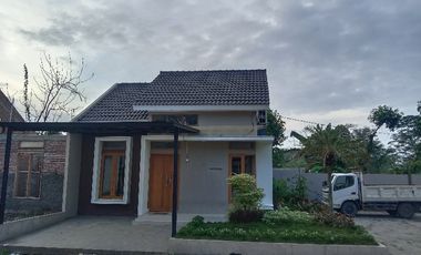 rumah di slawi dekat alun2