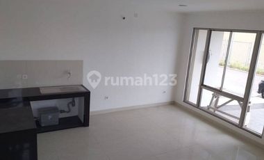 TOWN HOUSE ALLEGRO GOLF ISLAND 3 LANTAI TERMURAH, RUMAH RAPI