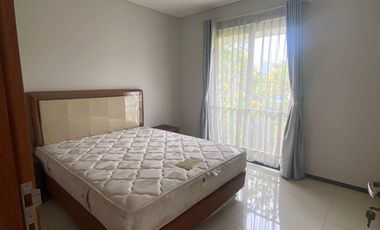 Disewakan Rumah Tinggal / Kantor Tipe 4 Kamar di Kuningan Jakarta