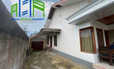 Rumah siap huni dekat jalan utama di Teras Boyolali