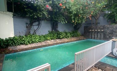 Disewakan Rumah Tipe 4 Kamar Tidur di Kuningan Jakarta Selatan