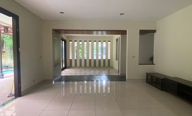 Disewakan Rumah Tipe 4 Kamar Tidur di Kuningan Jakarta Selatan