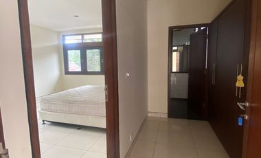 Disewakan Rumah Tipe 4 Kamar Tidur di Kuningan Jakarta Selatan