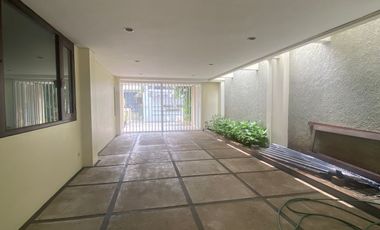 Disewakan Rumah Tipe 4 Kamar Tidur di Kuningan Jakarta Selatan