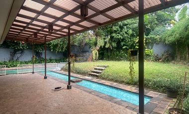 Disewakan Rumah Tipe 4 Kamar Tidur di Kuningan Jakarta Selatan