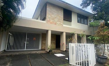 Disewakan Rumah Tipe 4 Kamar Tidur di Kuningan Jakarta Selatan