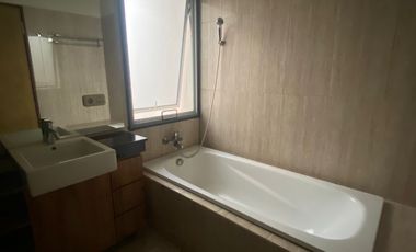 Disewakan Rumah Tipe 4+1 Kamar Tidur di Kuningan Jakarta Selatan