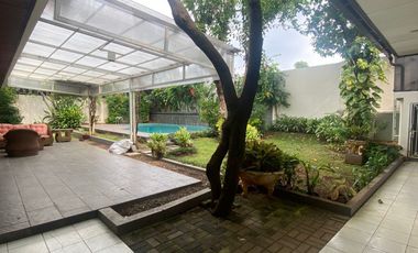 Disewakan Rumah Tipe 4+1 Kamar Tidur di Kuningan Jakarta Selatan