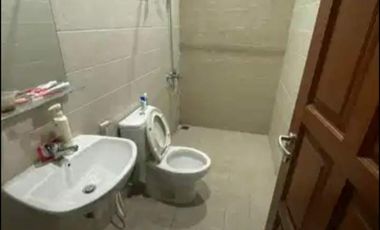 disewakan rumah bagus furnished di utan kayu matraman 2 lantai