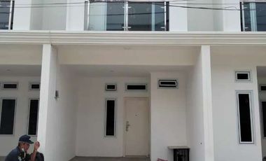 Dijual rumah minimalis bernuansa mewah di Jakarta timur