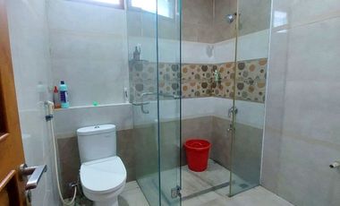RUMAH MEWAH PLUS RUANG USAHA jalan Raya Malangjiwan Colomadu