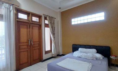 RUMAH MEWAH PLUS RUANG USAHA jalan Raya Malangjiwan Colomadu