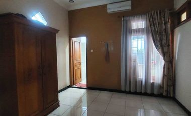 RUMAH MEWAH PLUS RUANG USAHA jalan Raya Malangjiwan Colomadu