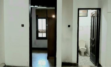 Rumah mewah dekat UNESA dan Perkantoran Ahmad Yani di ketintang baru