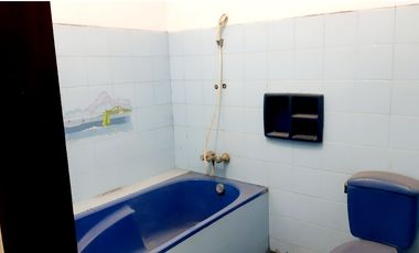 Rumah mewah dekat UNESA dan Perkantoran Ahmad Yani di ketintang baru