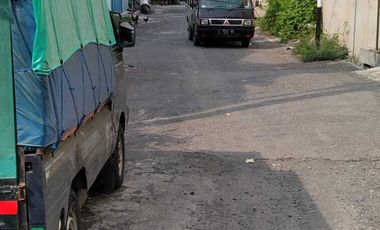 Jual rumah lama itung tanah cocok buat bangun gudang Kenjeran