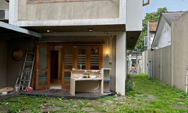 DISEWAKAN RUKO+ RUMAH 2 LANTAI DENGAN KONSEP GALERY (Cocok Untuk Kanto