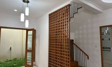 DISEWAKAN RUKO+ RUMAH 2 LANTAI DENGAN KONSEP GALERY (Cocok Untuk Kanto