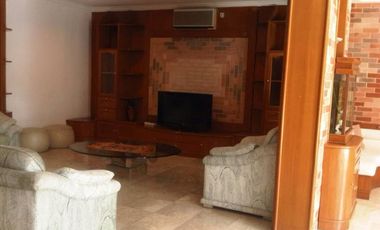 Rumah Furnished, Bagus Dan Luas engan Private Swimming Pool
