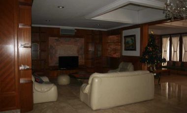 Rumah Furnished, Bagus Dan Luas engan Private Swimming Pool