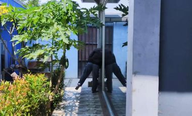 Gudang parangjoro akses truk fuso