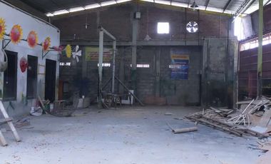 Gudang parangjoro akses truk fuso