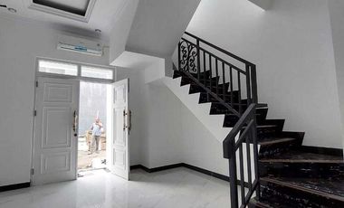 Townhouse exlusif lokasi dekat tol bambu apus