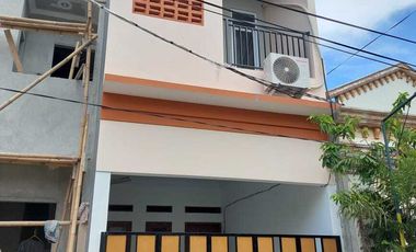 Rumah Minimalis 2 lantai lokasi dekat suntermall dan stadion jis