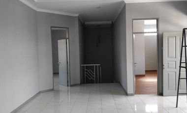 Dijual Rumah terawat di Komplek Sumber Sari