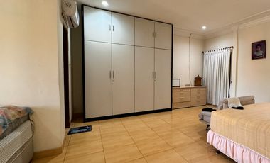 Rumah Megah Hoek Furnished Bagus Di Kelapa Gading