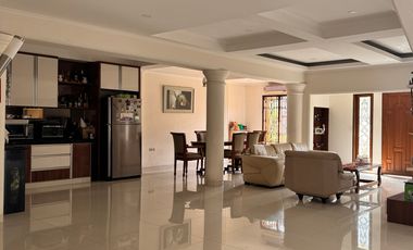 Rumah Megah Hoek Furnished Bagus Di Kelapa Gading