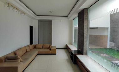 Dijual Rumah minimalis bagus dan nyaman di Setraduta