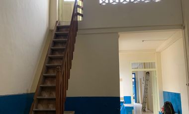 Rumah gudang dikontrakan/disewakan di jl Ester Ampenan