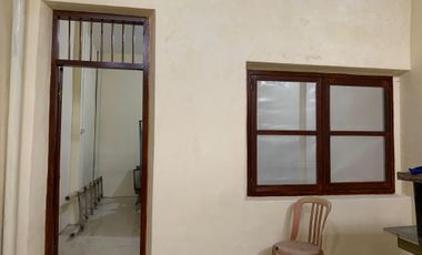 Rumah gudang dikontrakan/disewakan di jl Ester Ampenan