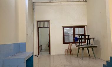 Rumah gudang dikontrakan/disewakan di jl Ester Ampenan