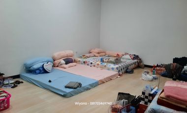 Rumah Dharmahusada Indah Mewah Dengan 4 Halaman Terbuka Semi Furnished