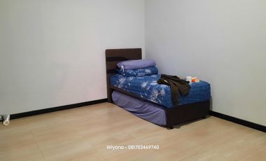 Rumah Dharmahusada Indah Mewah Dengan 4 Halaman Terbuka Semi Furnished