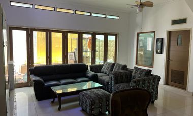 Dijual cepat Luxury House Semi Furnish di Buah Batu Regency