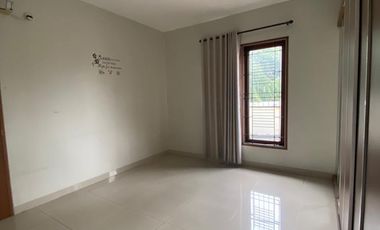 Disewakan Rumah Tipe 4 Kamar Tidur di Ciniru Kebayoran Baru