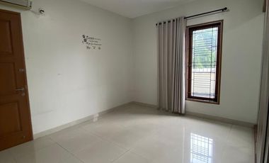 Disewakan Rumah Tipe 4 Kamar Tidur di Ciniru Kebayoran Baru