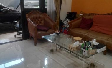 Dijual rumah lantai 2 mahendradata denpasar