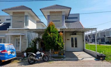 Dijual  Rumah 2 lantai minimalis di Mandiri residence krian sidoarjo